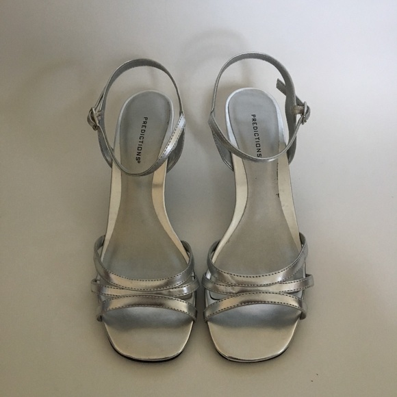 Predictions Size 7.5 Strappy Silver Heel - Picture 2 of 7